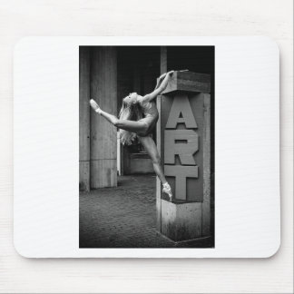 it dances! mouse pad