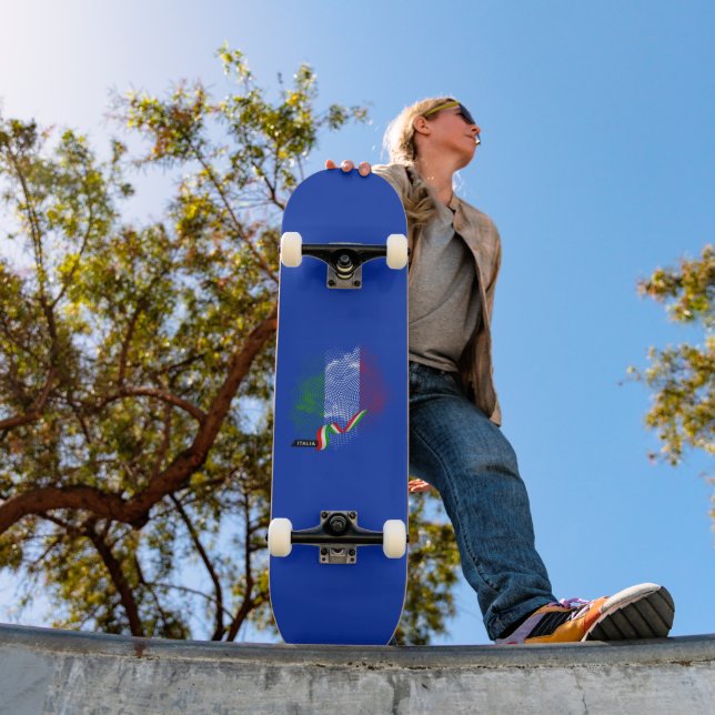 Italian flag skateboard (Outdoor 1)