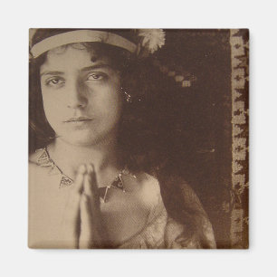 Italian Woman Praying Magnet