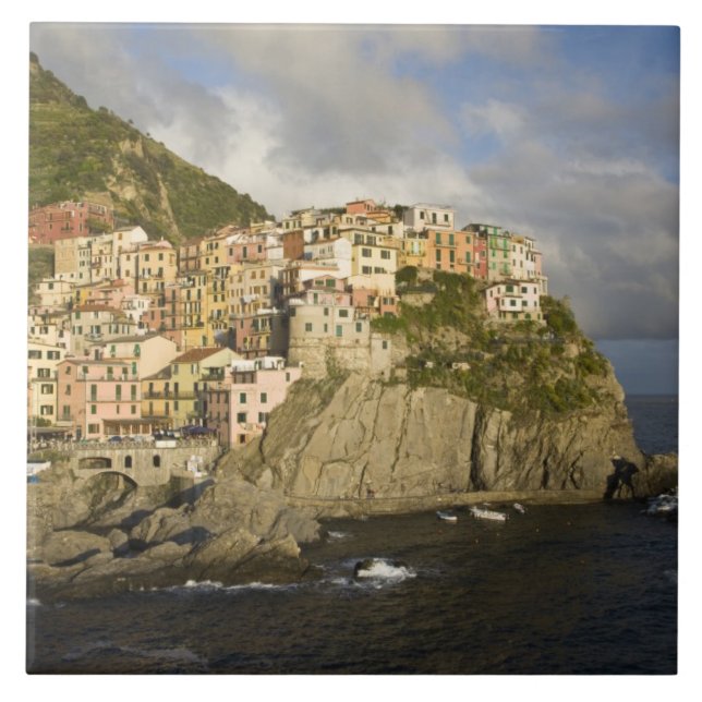 Italy, Cinque Terre, Manarola. Village on cliff. Tile (Front)