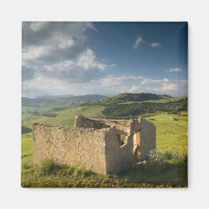 Italy, Sicily, Enna, Pergusa, Old Farmhouse Magnet
