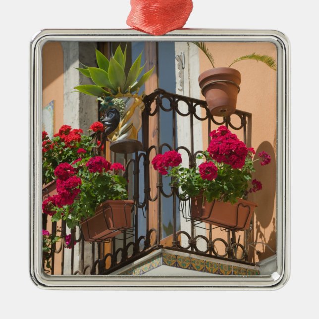 ITALY, Sicily, TAORMINA: Corso Umberto 1, Metal Tree Decoration (Front)