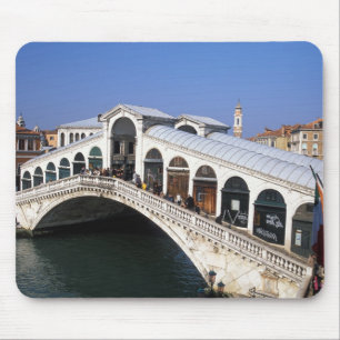 Italy, Veneto, Venice, Rialto Bridge crossing Mouse Pad