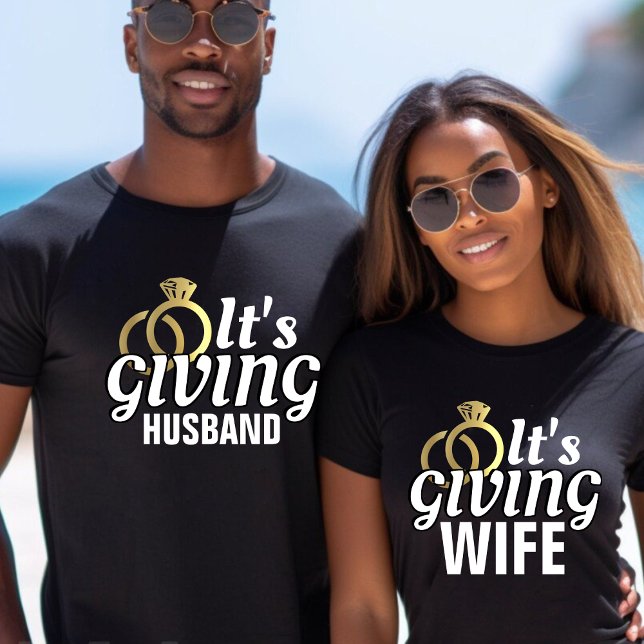 It's Giving Husband Just Married Honeymoon Wedding T-Shirt (It's Giving Husband Just Married Honeymoon Wedding T-Shirt)
