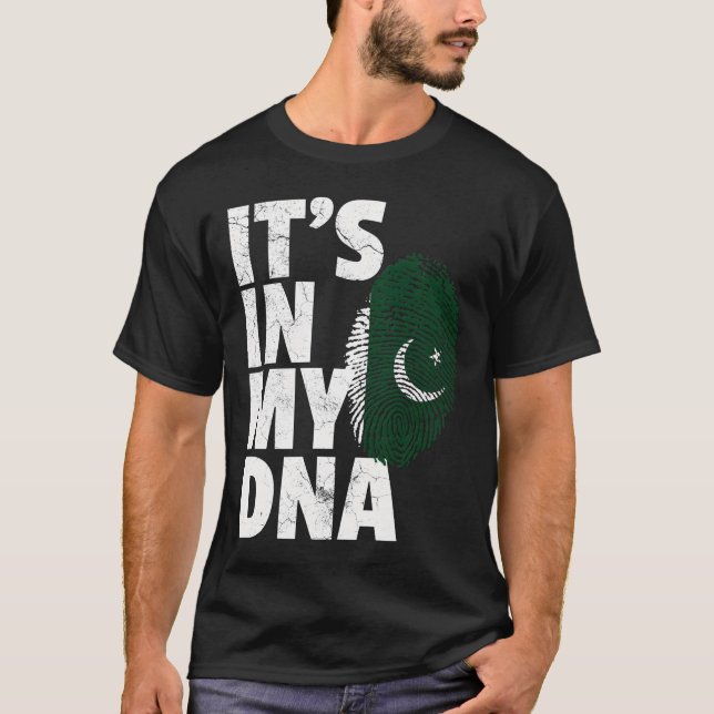 It'S In My Dna Pakistan Pakistani Flag Pride Men W T-Shirt (Front)