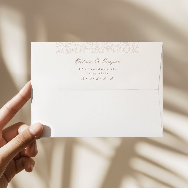 Ivory Vintage Ornate Classic Wedding Envelope (Ivory Vintage Ornate Classic Wedding Envelope)