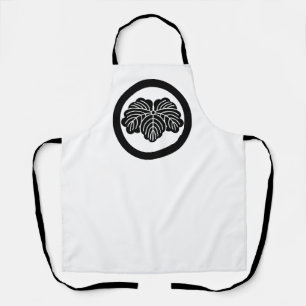 Ivy leaf in circle apron