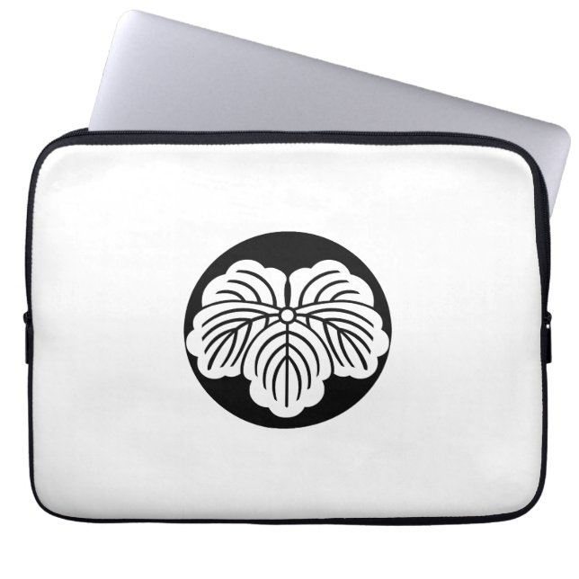 Ivy leaf in rice cake laptop sleeve (Front)