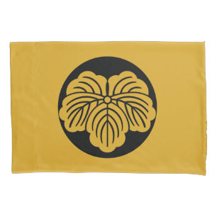 Ivy leaf in rice cake pillowcase