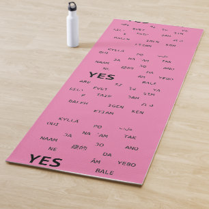 Ja und Nein in verschiedenen Sprachen in rosa Yoga Mat