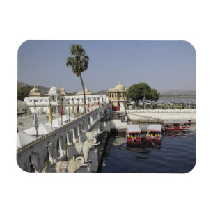 Jag Mindar Palace, Lake Pichola, Udaipur, India. Magnet