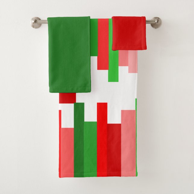 Jagged Lines – Red and Green  Bath Towel Set (Insitu)