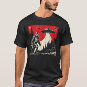 Japanese Bigfoot Samurai UFO Alien Sasquatch Men W T-Shirt