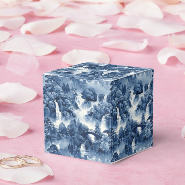 Japanese water garden in a blue white porcelain favour box (Wedding)