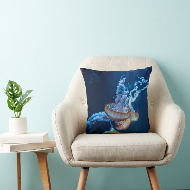 Jelly fish throw pillow (Chair)
