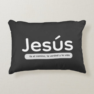 Jesús es el camino, la verdad y la vida decorative cushion