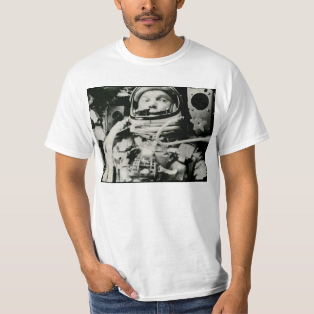 John Glenn On The Historic Flight Of Friendship 7 T-Shirt (Front)