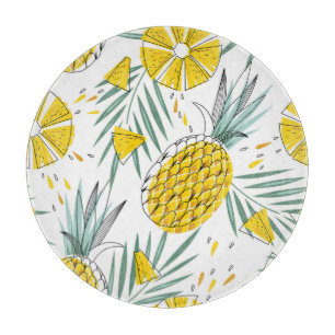 Juicy pineapples: bright vintage pattern. cutting board