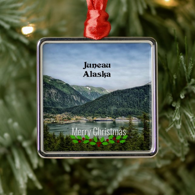Juneau, Alaska-Merry Christmas Metal Ornament (Tree)