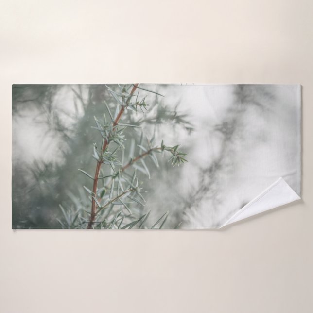 Juniper Nature Photo Bath Towel (Bath Towel)