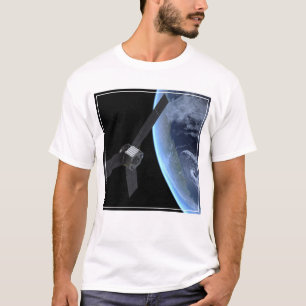 Juno Spacecraft During Its Earth Flyby T-Shirt