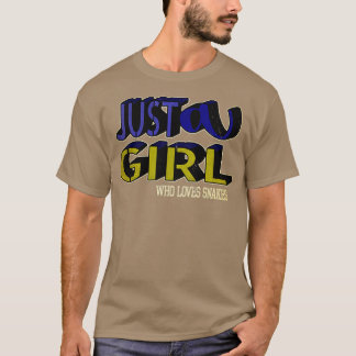 Just a girl who loves snakes poisonous snake  T-Shirt