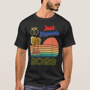 Just Married 2023 for newlywed bride and groom cou T-Shirt