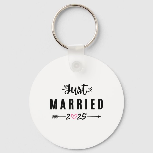 Just Married Est 2025 Honeymoon Wedding Couples An Key Ring (Front)