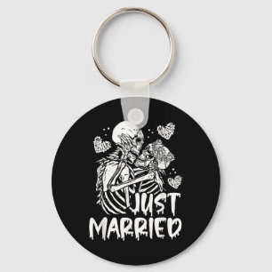 Just Married Halloween Skeleton Bride And Groom We Key Ring