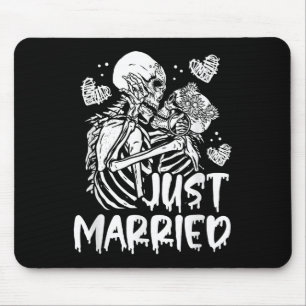 Just Married Halloween Skeleton Bride And Groom We Mouse Pad