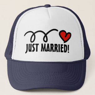 Just Married! hats with funny heart design