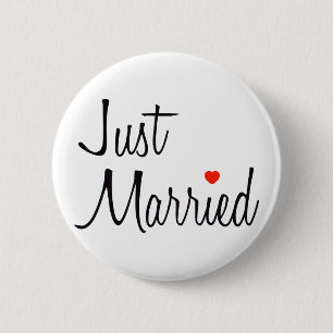 Just Married (Script With Red Heart) 6 Cm Round Badge