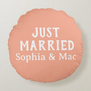 Just Married Simple Stylish Modern Minimal Name Round Cushion
