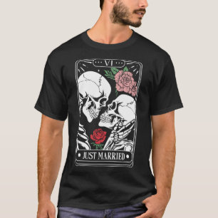 Just Married Tarot Card Halloween Skeleton Couple T-Shirt