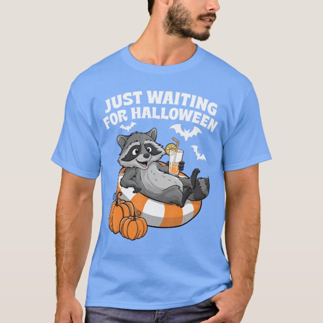 Just Waiting For Halloween Cute Lazy Racoon Hallo T-Shirt (Front)