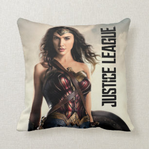 Justice League   Wonder Woman On Battlefield Cushion