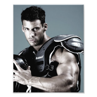 Justin Woltering Football Pose Photo - 8 x10