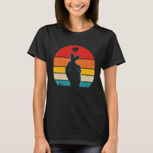 K Pop Heart Hand Symbol K Drama Vintage Korean Po T-Shirt