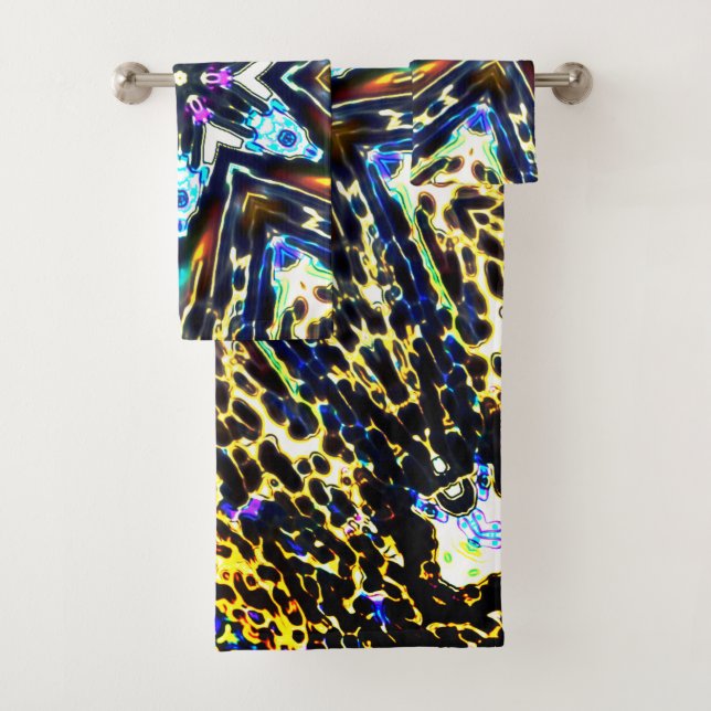 Kaleidoscope flower cartoon surrounded by bumpy th bath towel set (Insitu)