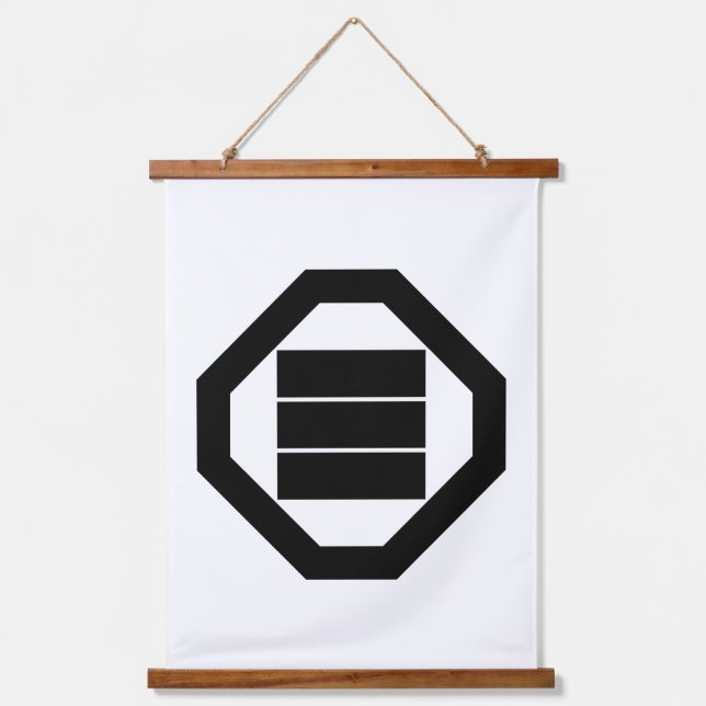 Kanji characters for three on tray hanging tapestry (Front)