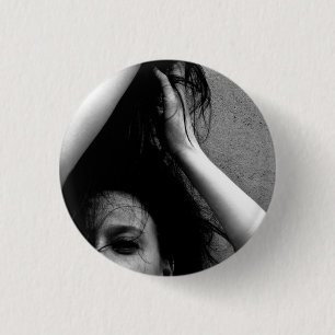 KATHERINE WALLACE BUTTON PIN (COLLECTIBLE)