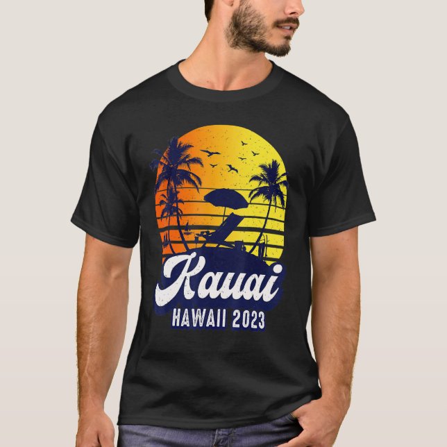 Kauai Hawaii 2023 Hawaiian Sunset Beach Retro T-Shirt (Front)