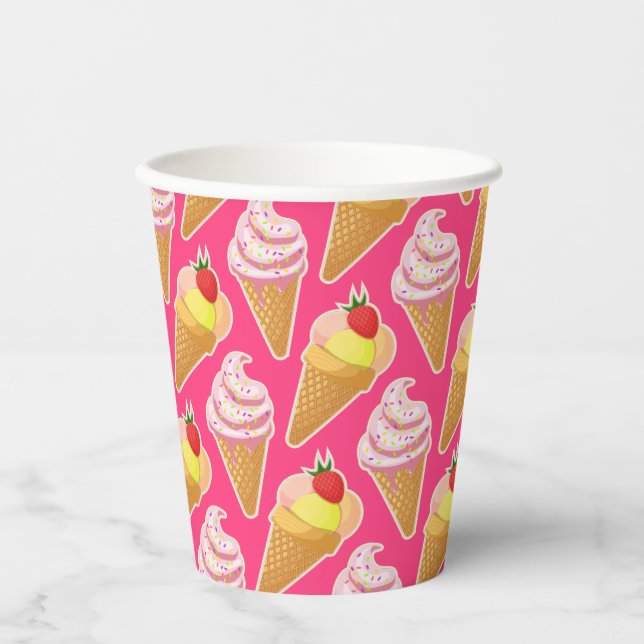 Kawaii pink pattern with strawberry ice cream  paper cups (Front)