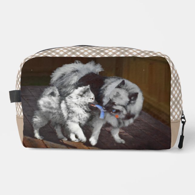 Keeshond Painting Playtime Cute Original Dog Art Dopp Kit (Front)