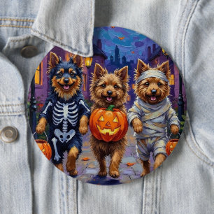 Keeshond Trick-or-Treating in Halloween Costumes 6 Cm Round Badge