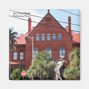 Key West Florida, Sailor kissing Nurse WWII Magnet