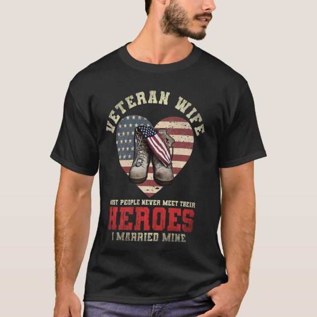 Ki Proud Veteran Wife  Us Flag Sunflower Veteran B T-Shirt (Front)