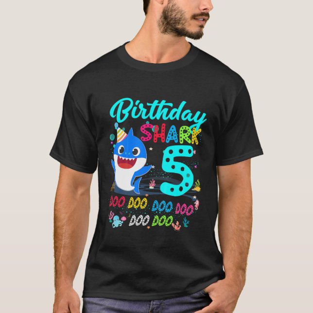 Kids Baby Shark 5Th Birthday Boys Girls 5 Year Old T-Shirt (Front)