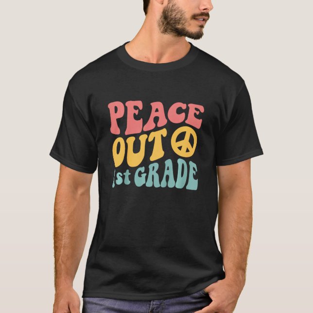 Kids Peace Out 1st Grade  Retro 70 s Last Day Of 1 T-Shirt (Front)
