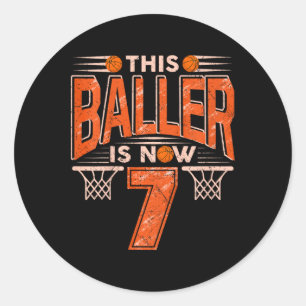 Kids This Byller Is Now 7 Yo Boys Girls Bysketbyll Classic Round Sticker